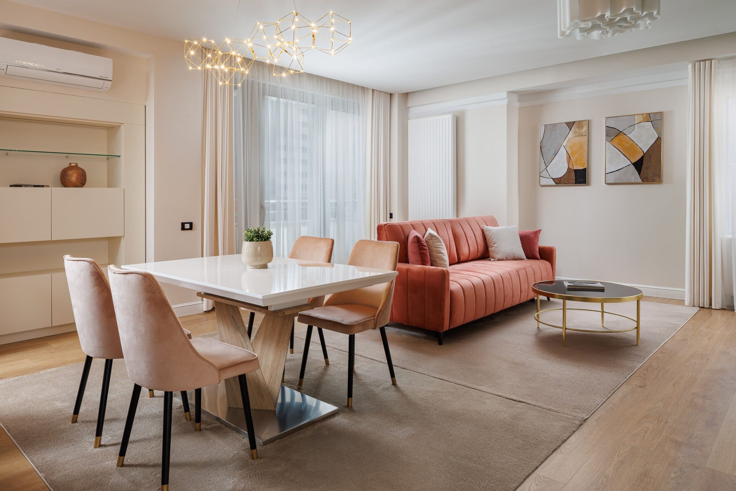 Termeni și Condiții